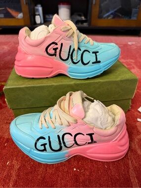 GUCCI
Pink& Blue leather Gucci Rhyton sneakers (size 40)